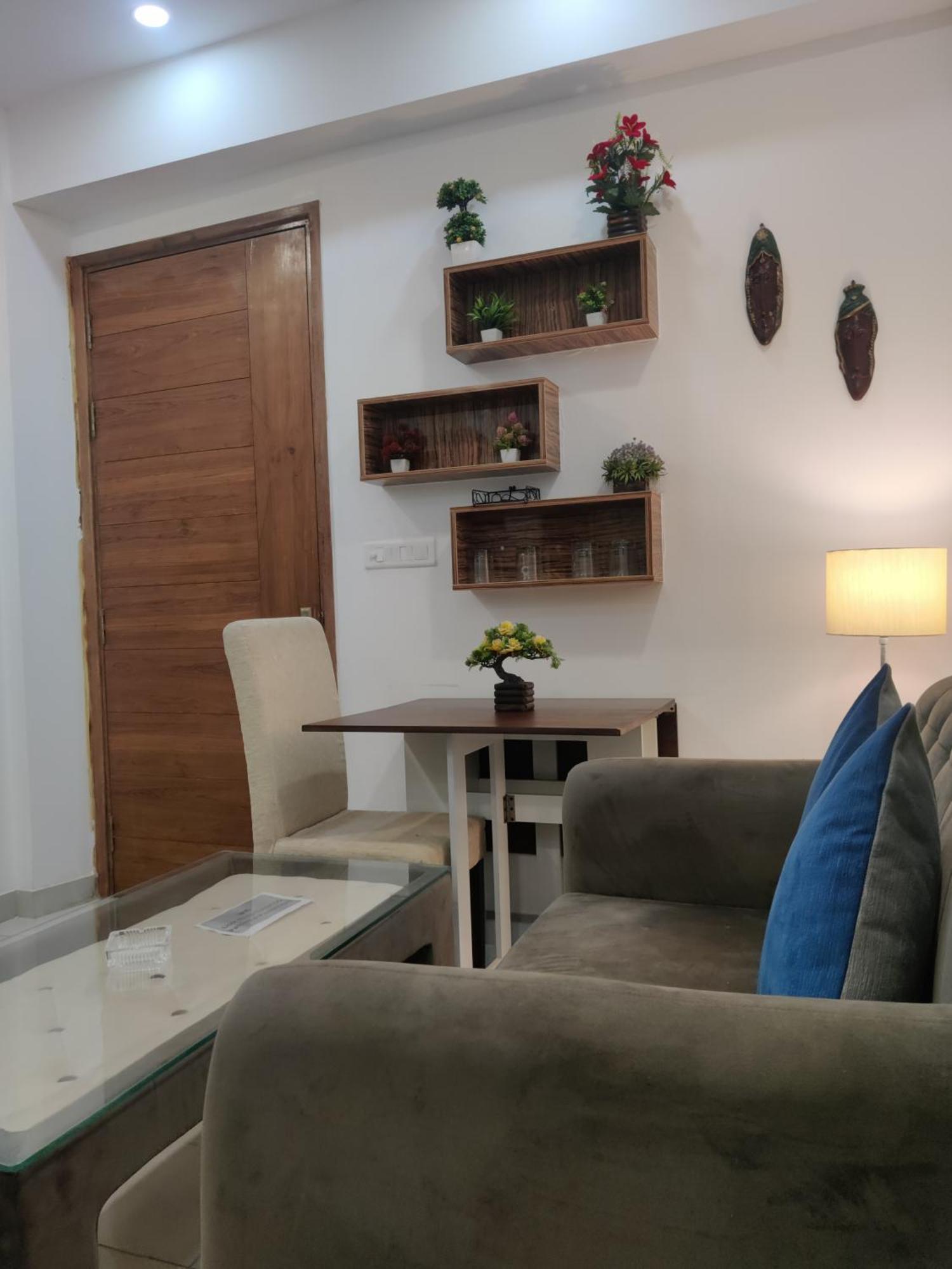 The Forest Stays-Luxury Studio Apartment In Νόιντα Εξωτερικό φωτογραφία