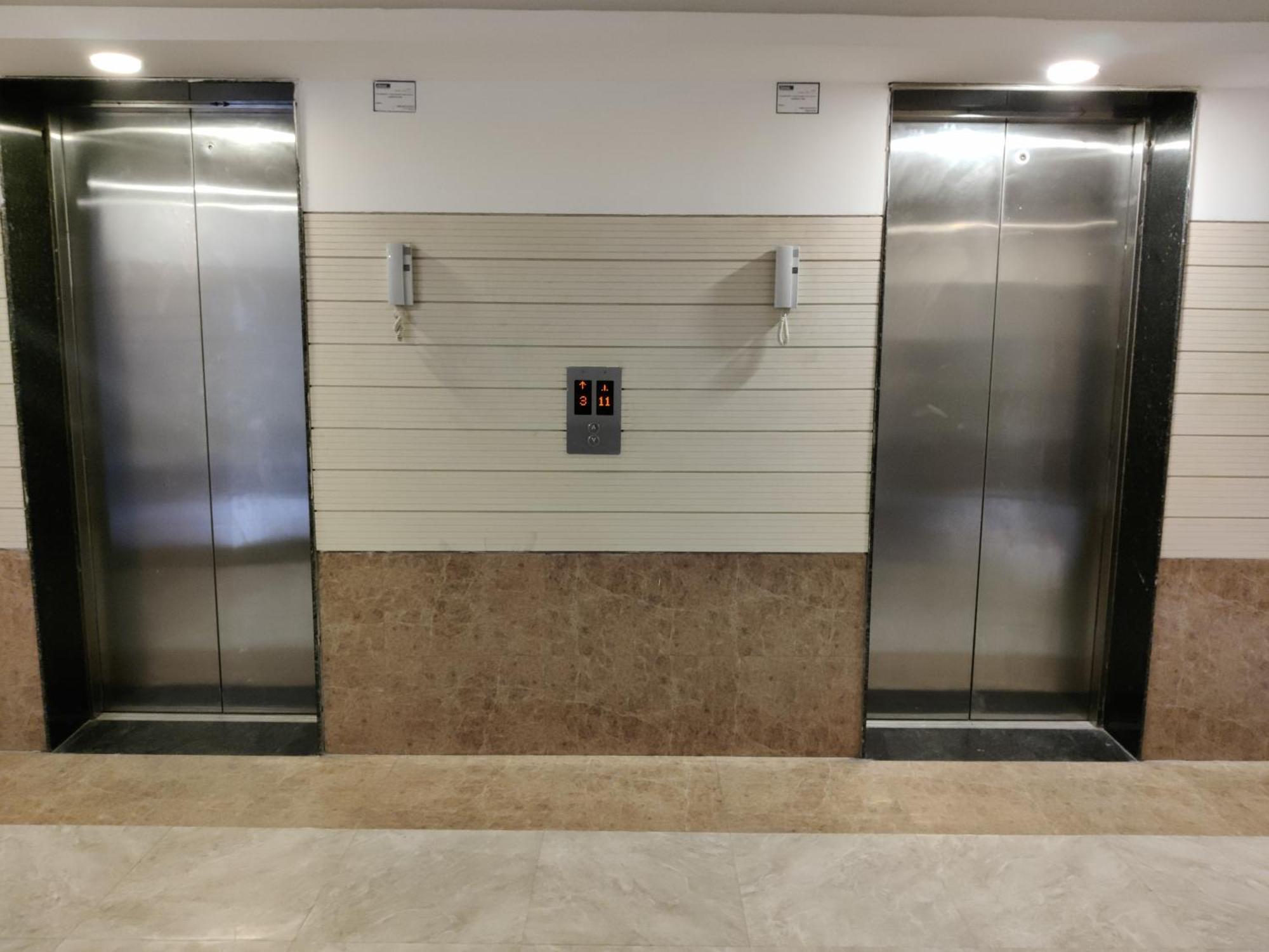The Forest Stays-Luxury Studio Apartment In Νόιντα Εξωτερικό φωτογραφία
